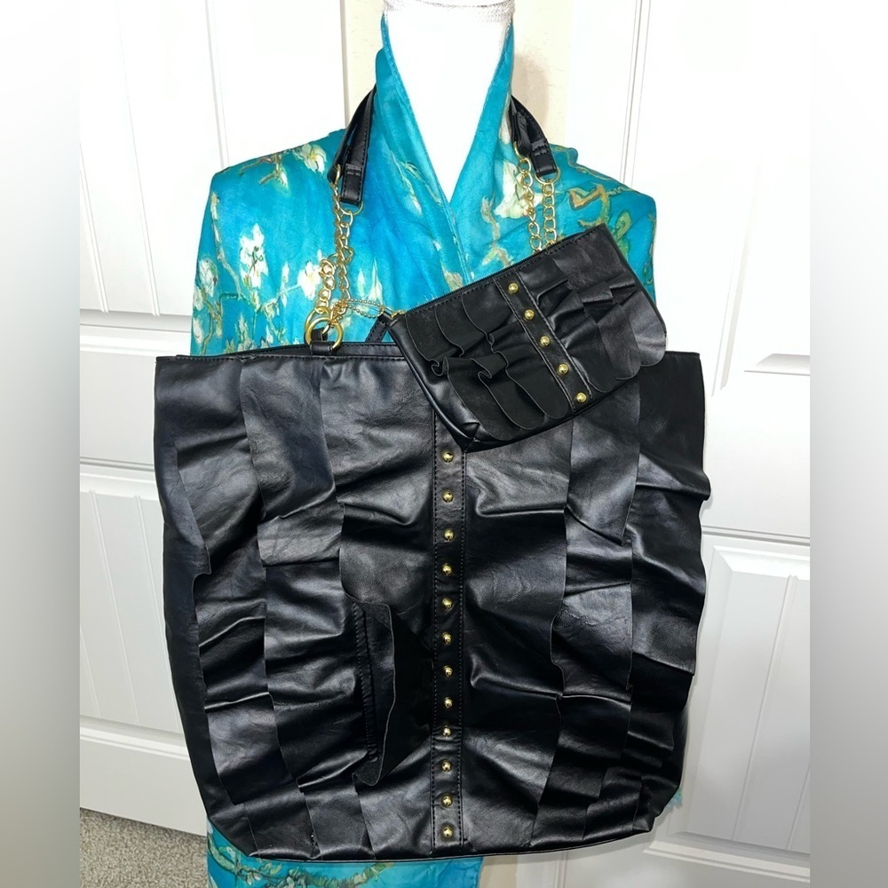 NWOT DSW Faux Leather Lg. Ruffle Tote with Mini Pouch - Picture 4 of 8